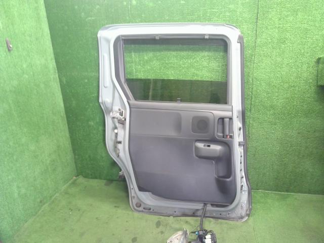 シエンタ 左ＲドアＡＳＳＹ 6AA-MXPL10G 67004-52570