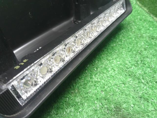 シエンタ ハイマウントストップランプ 6AA-MXPL10G 81570-52270
