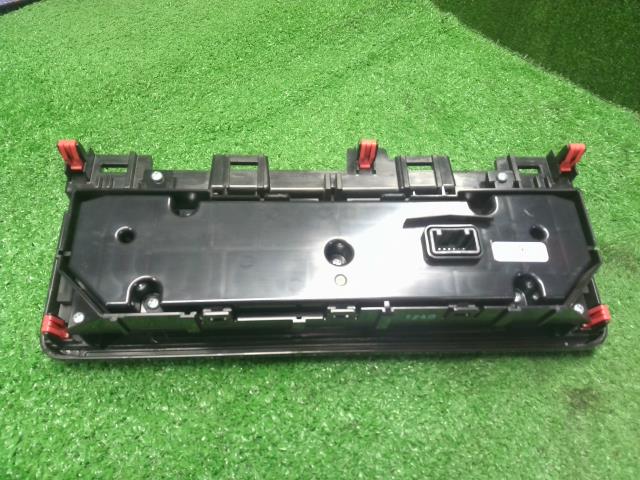 シエンタ Ａ／Ｃスイッチパネル 6AA-MXPL10G 55900-52C90