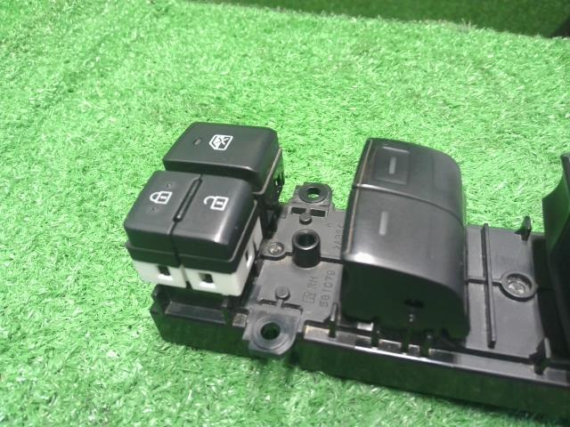 シエンタ パワーウインドウスイッチ 6AA-MXPL10G 84040-10030