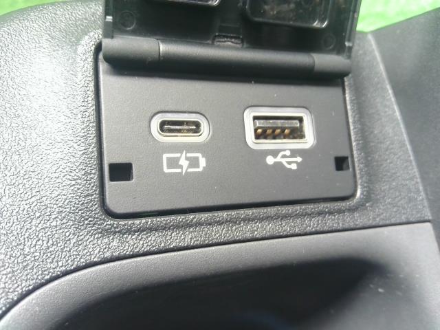 【中古】シエンタ 6AA-MXPL10G シフトパネル USPポート 付  自社品番250617 6X3