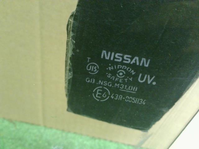 ノート 左Ｆドアガラス DBA-E12 80301-3VA0B