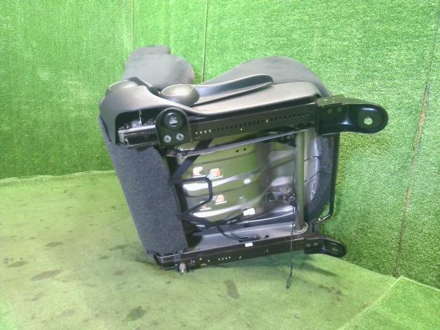 ノート ドライバーシート DBA-E12 87105-1A17E