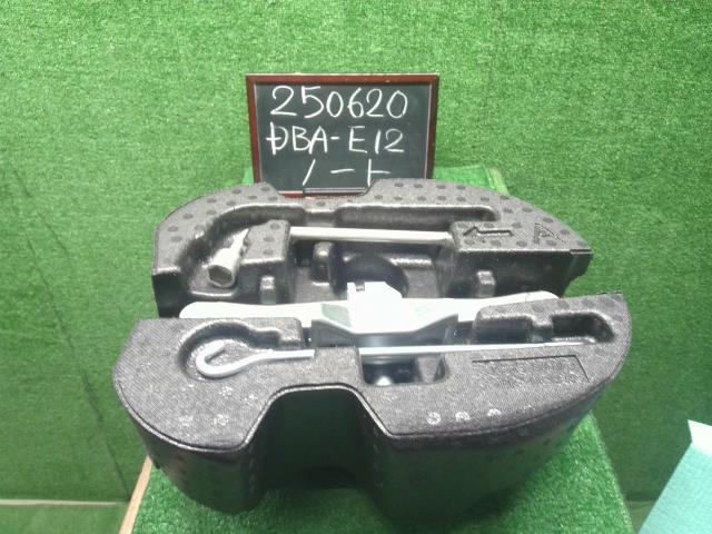 ノート 車載工具 DBA-E12