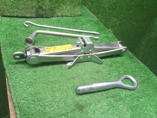 ノート 車載工具 DBA-E12