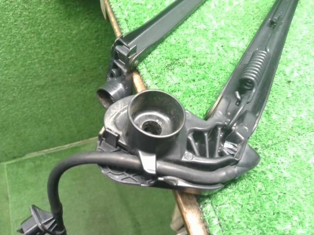 ヴィッツ 外装部品 DBA-NSP135 85211-52520