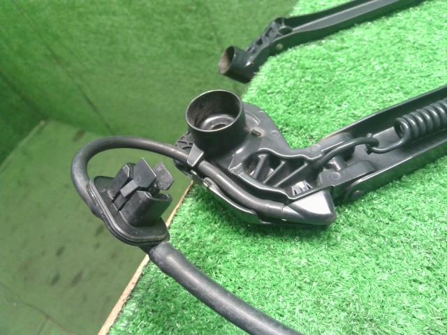ヴィッツ 外装部品 DBA-NSP135 85211-52520