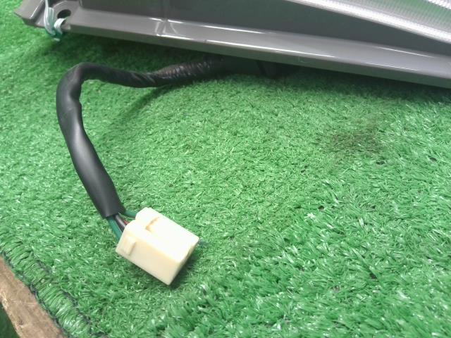 タント 右テールランプ DBA-LA610S 81551-B2300-