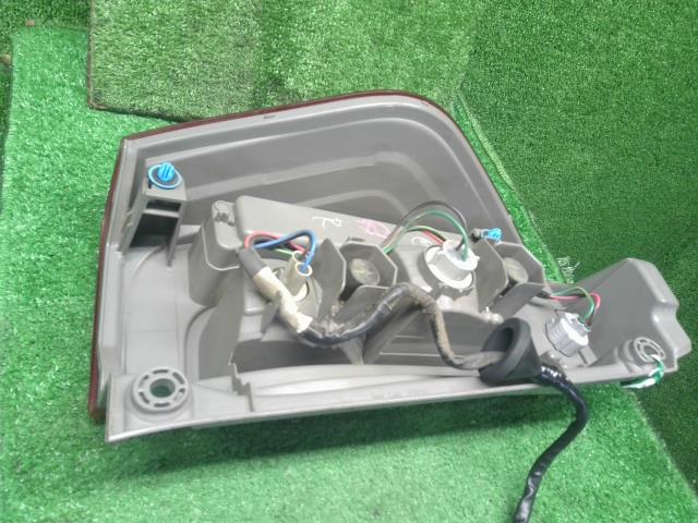 タント 右テールランプ DBA-LA610S 81551-B2300-
