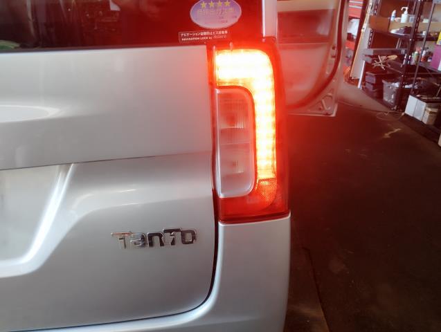 タント 右テールランプ DBA-LA610S 81551-B2300-
