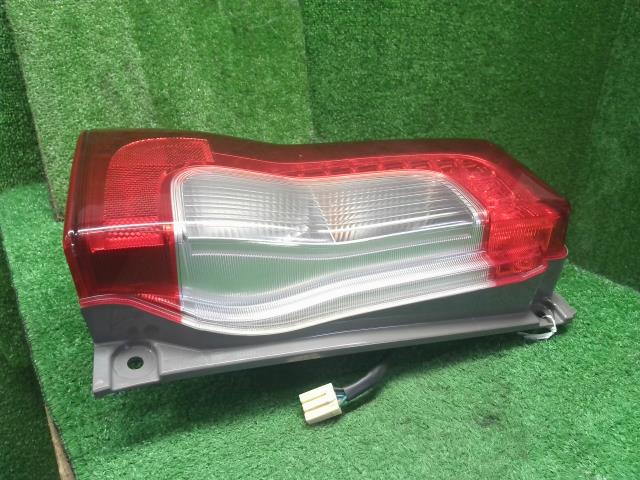タント 左テールランプ DBA-LA610S 81561-B2300-