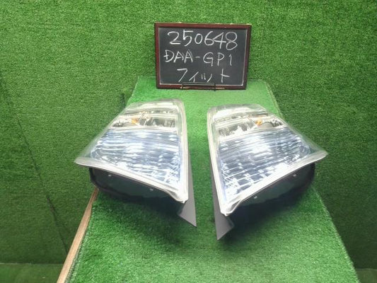 フィット 左テールランプ DAA-GP1 33550-TF0-J71