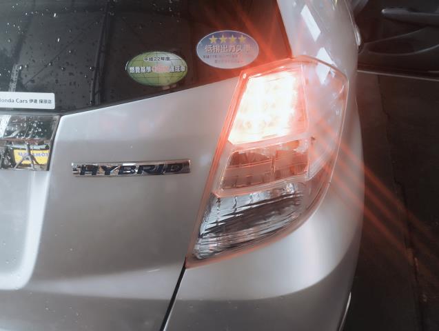 フィット 左テールランプ DAA-GP1 33550-TF0-J71