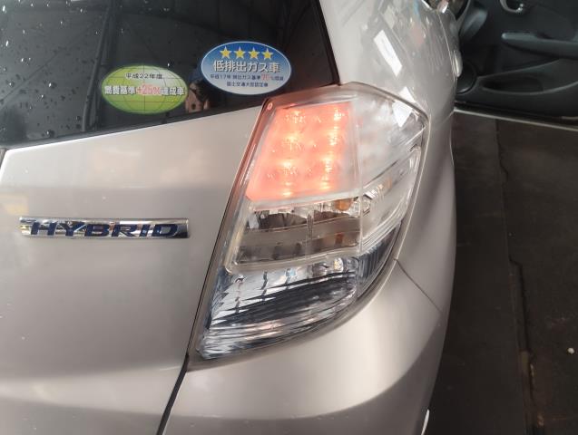 フィット 左テールランプ DAA-GP1 33550-TF0-J71