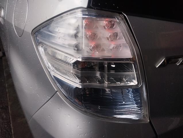 フィット 左テールランプ DAA-GP1 33550-TF0-J71