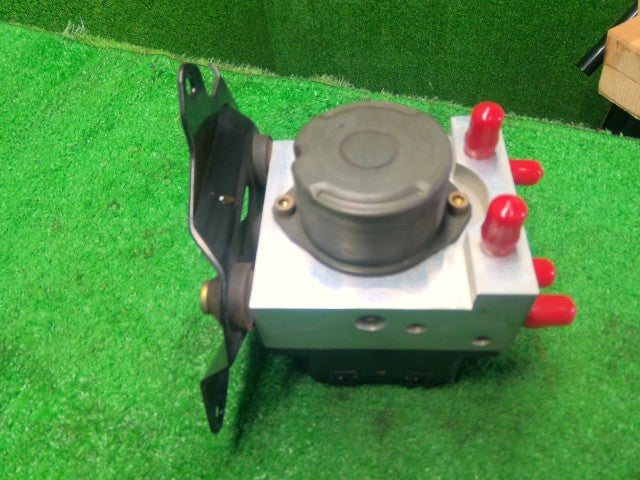 ジムニー ＡＢＳアクチュエーター TA-JB23W 56100-81A11