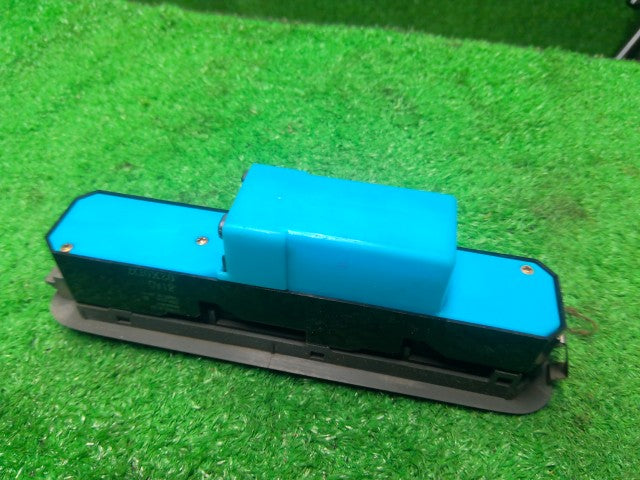ジムニー パワーウインドウスイッチ TA-JB23W 37990-81A01-T01