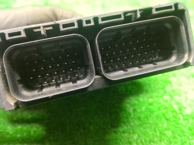 ジムニー エンジンコンピューター TA-JB23W 33920-81AG1
