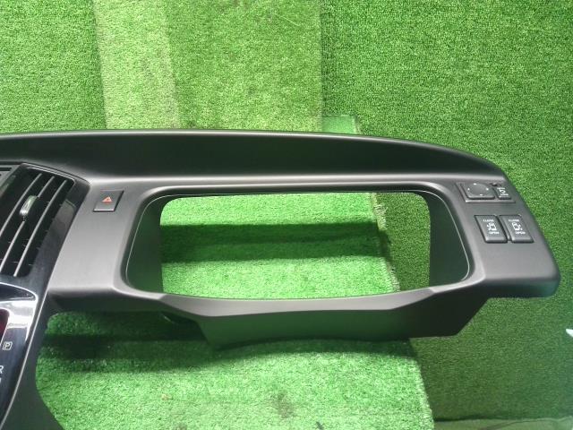 セレナ 内装部品 DBA-CNC25 68240-1A21D