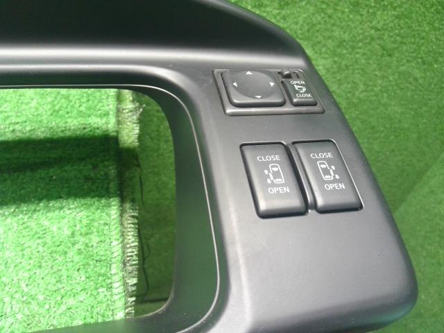 セレナ 内装部品 DBA-CNC25 68240-1A21D