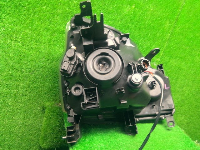 エクストレイル 左ヘッドランプＡＳＳＹ DBA-NT31 26060-JG00A