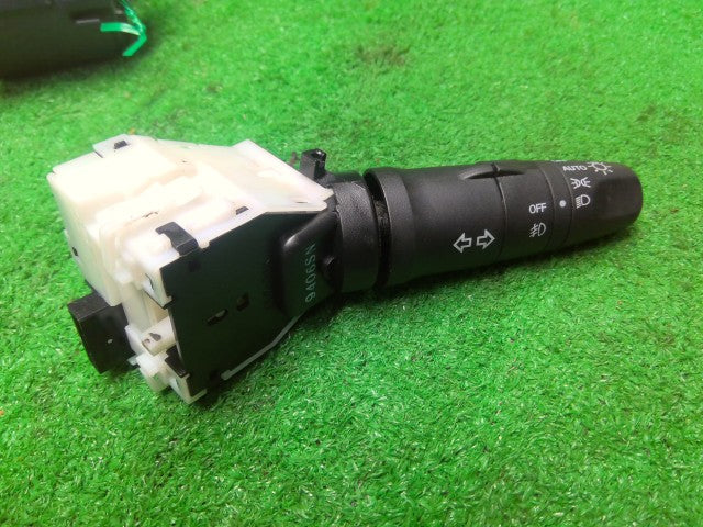 エクストレイル 左フォグランプ DBA-NT31 26150-8993B