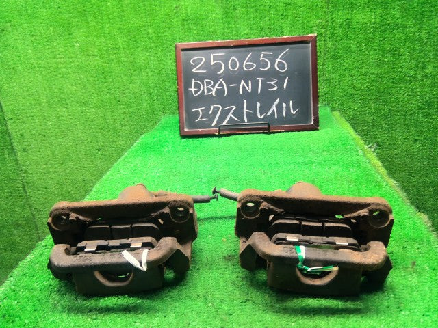 エクストレイル 左Ｒキャリパー DBA-NT31 44001-JG00A