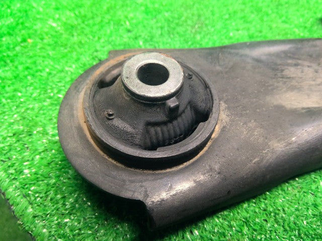 エクストレイル 右Ｆロアアーム DBA-NT31 54500-JG00B