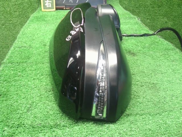 ヴォクシー 右サイドミラー DAA-ZWR80G 87910-28B50