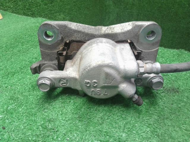 ヴォクシー 右Ｒキャリパー DAA-ZWR80G 47830-28080