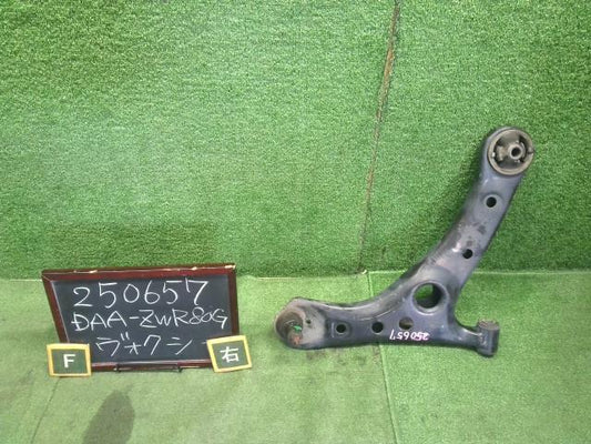 ヴォクシー 右Ｆロアアーム DAA-ZWR80G 48068-29255