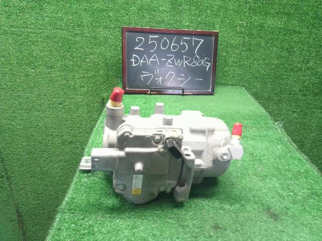 ヴォクシー Ａ／Ｃコンプレッサー DAA-ZWR80G 88370-28030