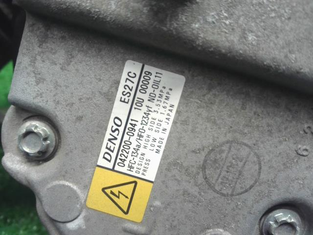 ヴォクシー Ａ／Ｃコンプレッサー DAA-ZWR80G 88370-28030