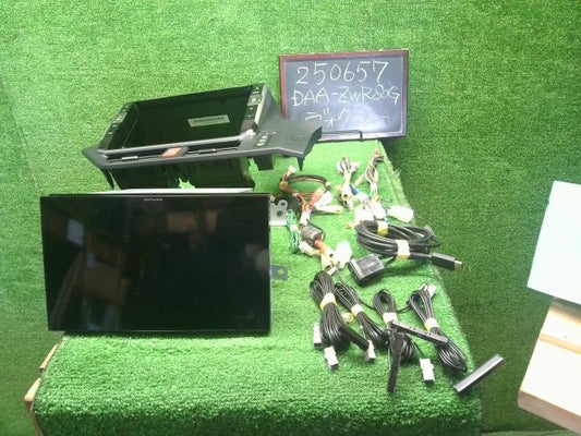 ヴォクシー カーナビゲーション DAA-ZWR80G EX11Z