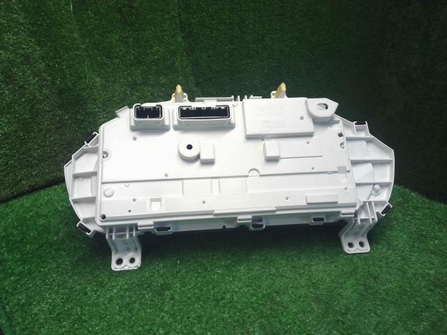 ヴォクシー スピードメーター DAA-ZWR80G 83800-28M12