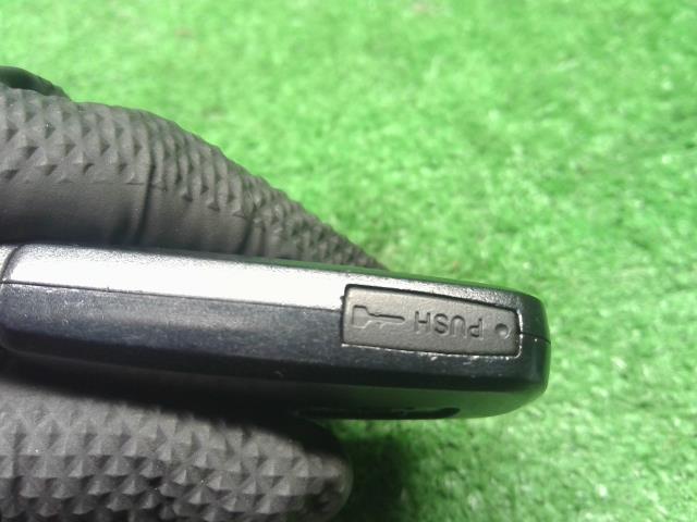 ヴォクシー キーレスリモコン DAA-ZWR80G 89904-28690