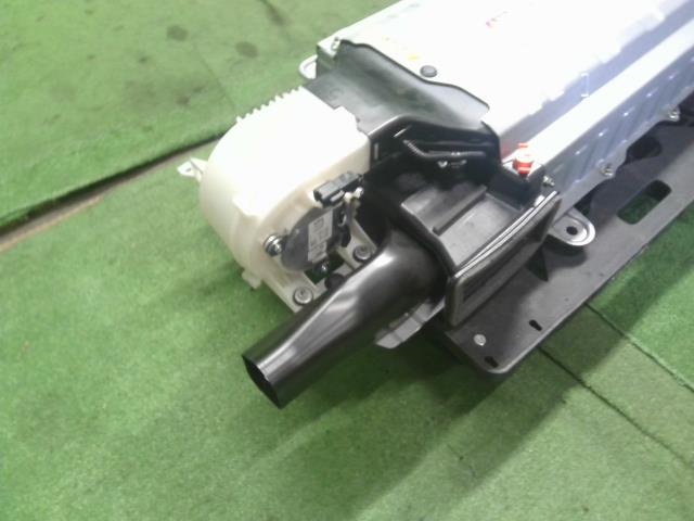 ヴォクシー ＨＶ・ＥＶ・ＦＣＶバッテリー DAA-ZWR80G G9510-28030