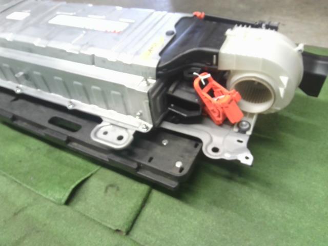 ヴォクシー ＨＶ・ＥＶ・ＦＣＶバッテリー DAA-ZWR80G G9510-28030