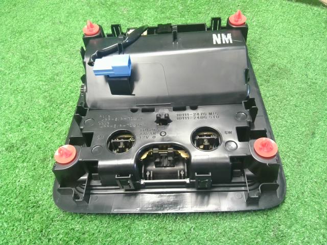ヴォクシー ルームランプ DAA-ZWR80G 81340-30110