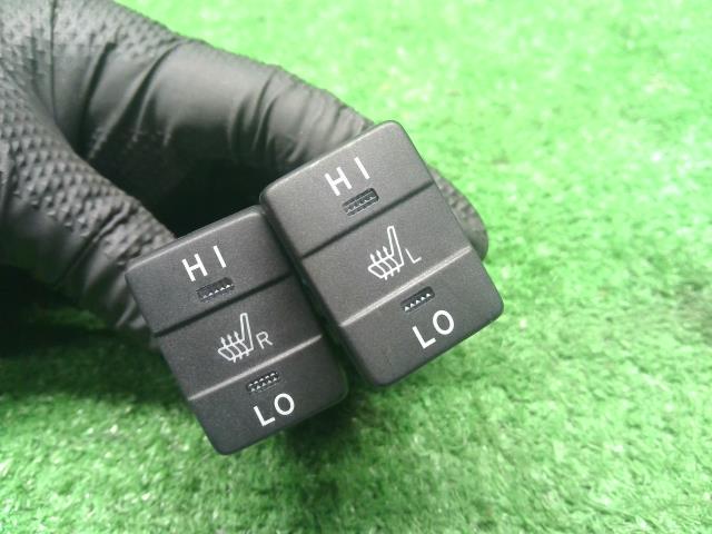 ヴォクシー スイッチ DAA-ZWR80G 84751-28042