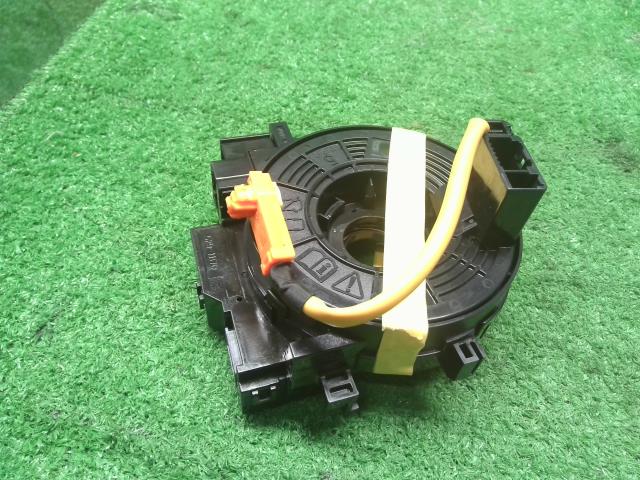 ヴォクシー 電装部品 DAA-ZWR80G 84307-28050
