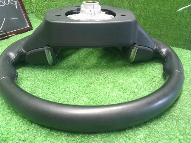 ヴォクシー ステアリングホイール DAA-ZWR80G 45100-28510-C0