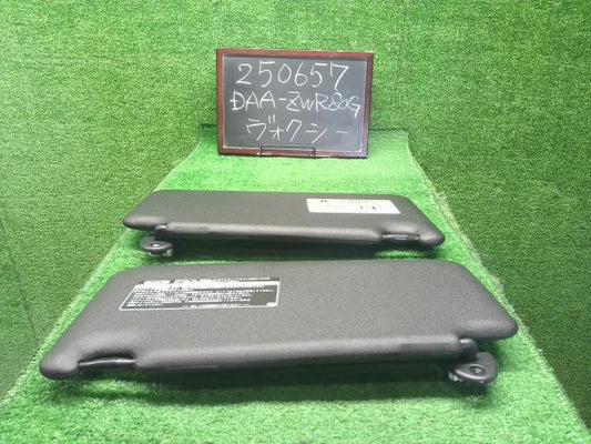 ヴォクシー サンバイザー DAA-ZWR80G 74310-28C70-C2