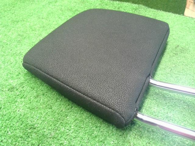ヴォクシー ヘッドレスト DAA-ZWR80G 71960-28520-C2