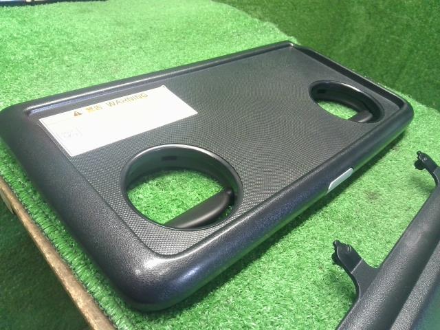 ヴォクシー 内装部品 DAA-ZWR80G 78060-28170-C0