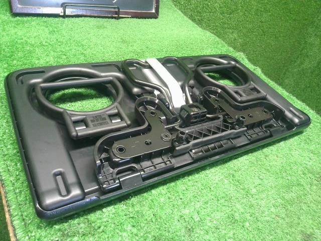 ヴォクシー 内装部品 DAA-ZWR80G 78060-28170-C0