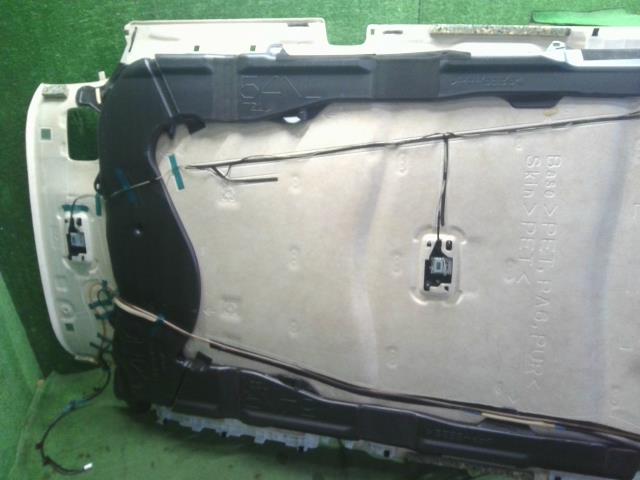 ヴォクシー 内装部品 DAA-ZWR80G 63310-28K82-B2