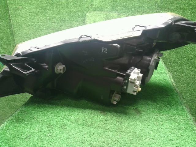 ヴィッツ 右ヘッドランプＡＳＳＹ DBA-NSP135 81145-52D40