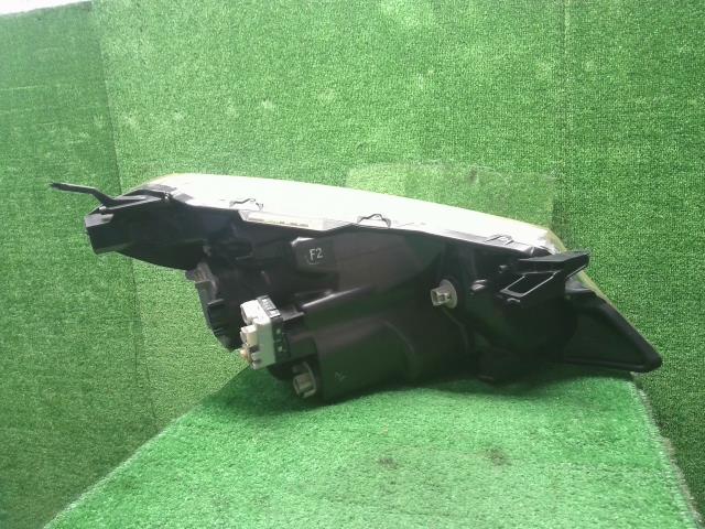 ヴィッツ 左ヘッドランプＡＳＳＹ DBA-NSP135 81185-52D40