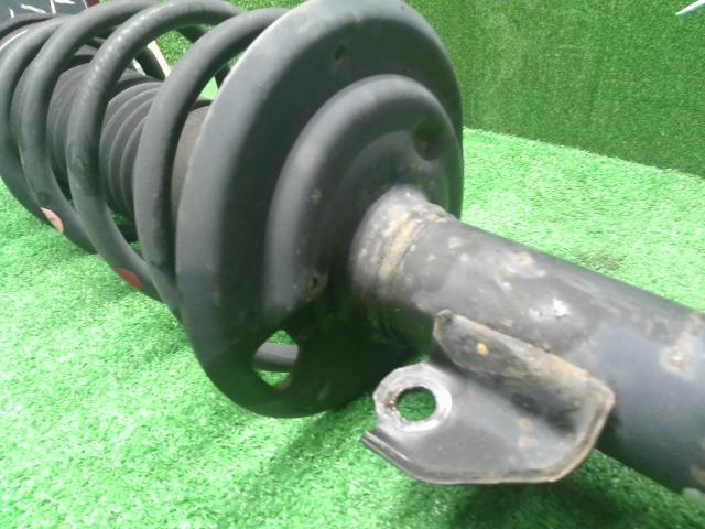 ヴィッツ 左Ｆストラット DBA-NSP135 48520-52500